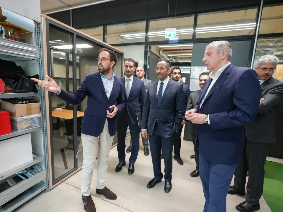 The Minister of Industry and Mineral Resources visited the Technical University of Munich and was briefed on its academic programs in industry and mining